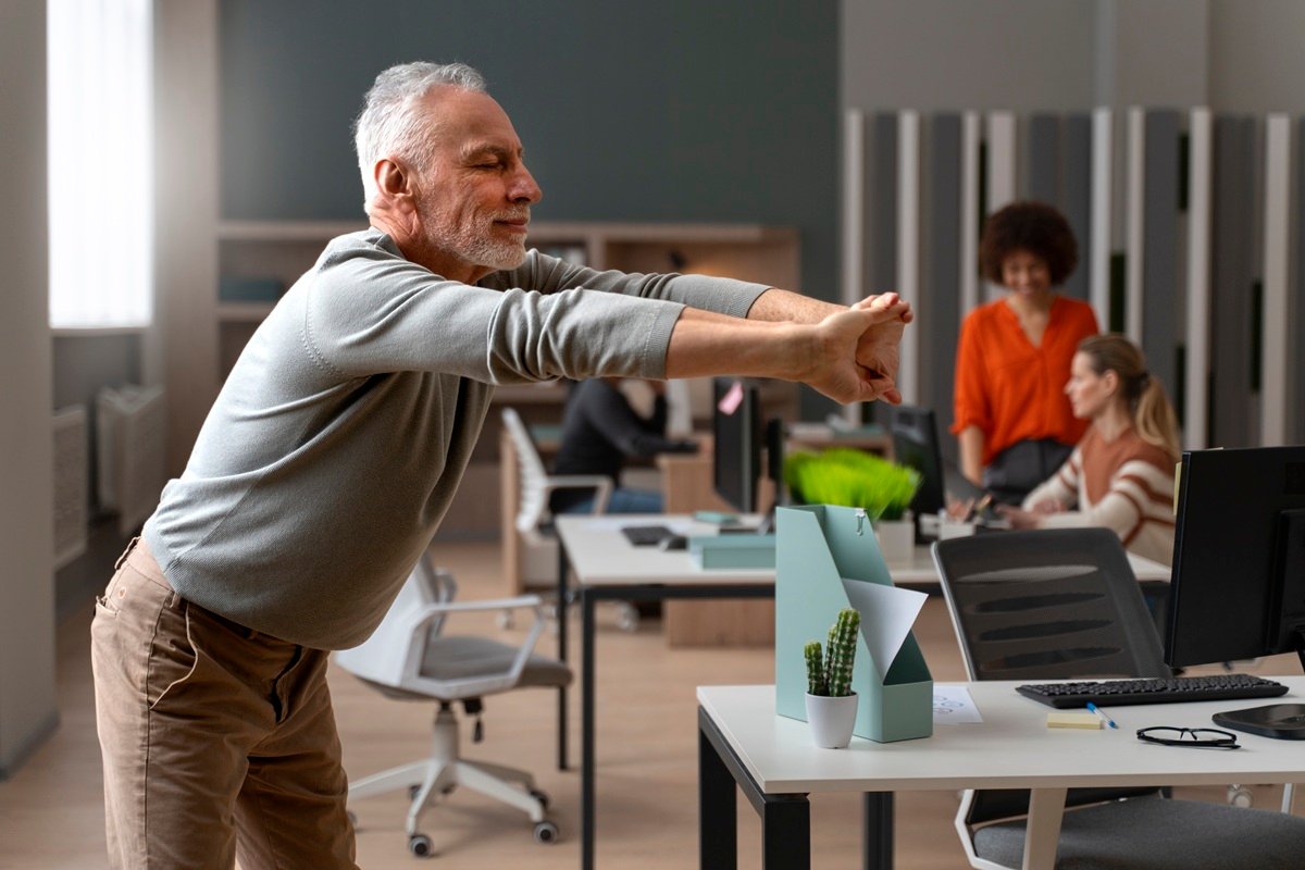 Best Physiotherapy Exercises for Office Workers to Reduce Back Pain